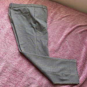 NWT Amanda + Chelsea Houndstooth Capris